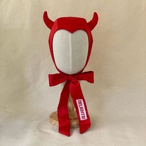 Delights satin Red Devils horns hat